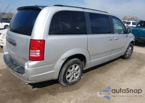2010 Chrysler Town & Country Touring из США, поврежденный, VIN 2A4RR5D11AR306669
